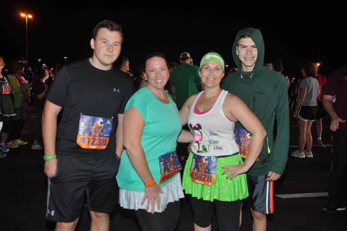 Melissa with her two kids at a runDisney race